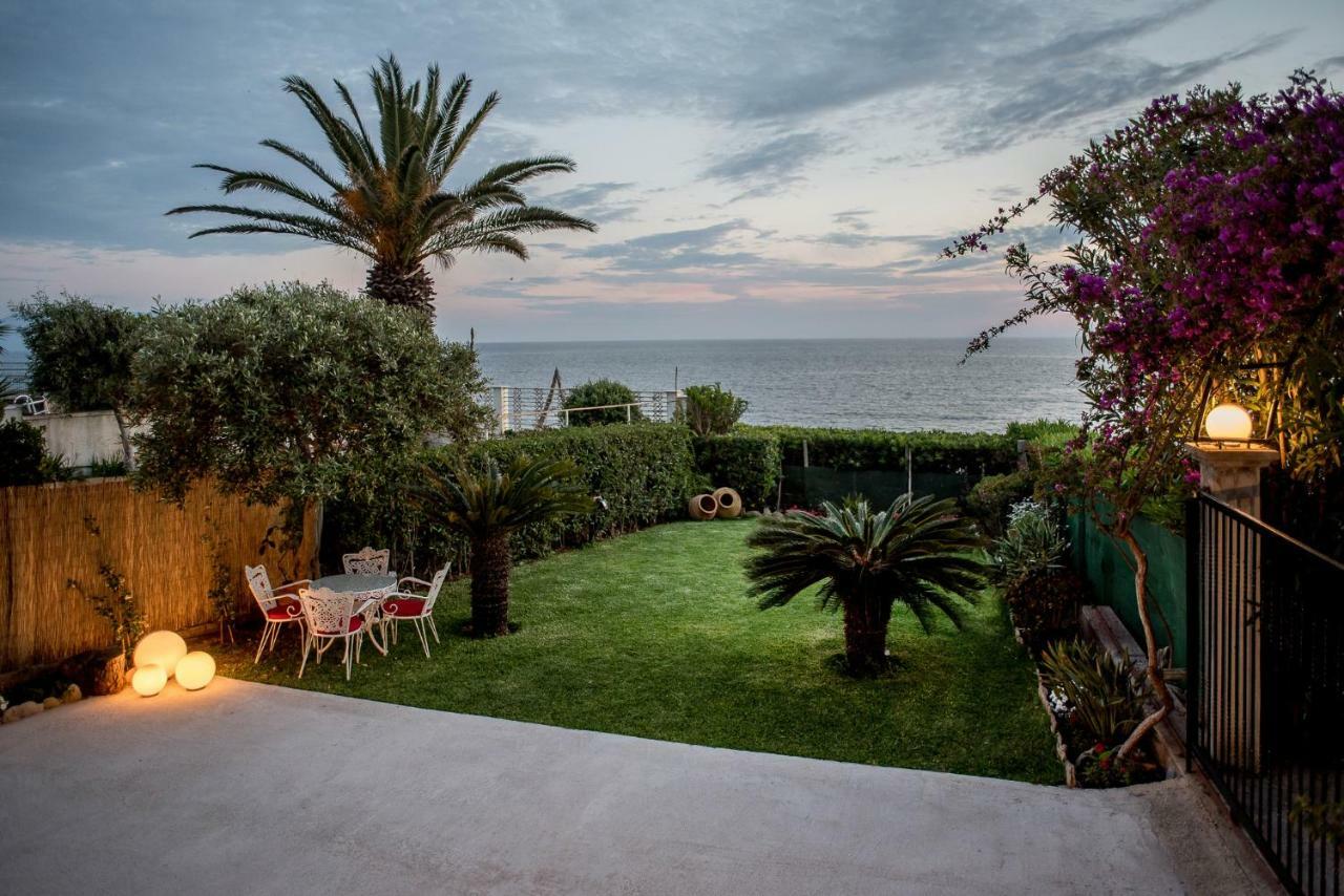 Oikia Eleanthi - Beachfront Garden Home! Mytikas (Epirus) Exterior foto